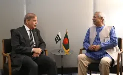 शेख हसीना की सत्ता जाने के बाद पाकिस्तान बढ़ा रहा बांग्लादेश से नजदीकियां, यूनुस से मिले शहबाज शरीफ