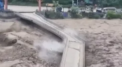 नेपाल बाढ़ से बिहार अलर्ट: 7 की मौत, गंडक उफान पर; NDRF तैनात, 8 जिलों को हाई अलर्ट