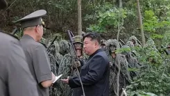 उत्तर कोरिया: किम जोंग-उन ने प्रशिक्षण शिविर में स्नाइपर और विशेष बलों का निरीक्षण किया