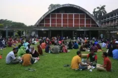 बांग्लादेश में पढ़े-लिखे बेरोज़गारों की बढ़ती संख्या, प्रतिभाशाली युवाओं का पलायन जारी: रिपोर्ट