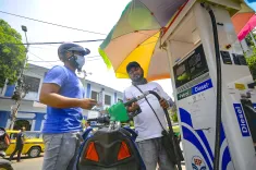 HPCL, IOCL, BPCL ने ईंधन-एलपीजी कमी की अफवाहें खारिज कीं, राजस्थान में पेट्रोल आपूर्ति 19% बढ़ी