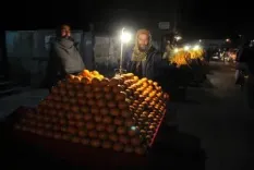 पाकिस्तान: कराची में 50 घंटे की बिजली कटौती के खिलाफ विरोध-प्रदर्शन