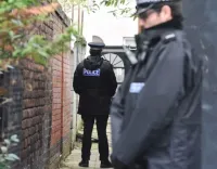 क्या ब्रिटेन में पाकिस्तानी ग्रूमिंग गैंग्स का जाल बाल यौन शोषण की एक लंबी कहानी है?