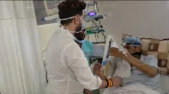 चिराग पासवान का अस्पताल में चाचा पशुपति पारस से भावुक मिलन