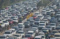 मार्च में भारत में यात्री वाहनों की बिक्री में 16%25 की वृद्धि: नई रिपोर्ट