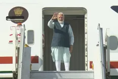 PM मोदी यूएई रवाना: राष्ट्रपति शेख मोहम्मद बिन जायद से होगी मुलाकात, ऊर्जा और व्यापार पर अहम MOU संभव