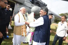 मैसूरु में PM मोदी ने किया विवेका स्मारक का उद्घाटन, CM शिवकुमार ने शॉल-गुलदस्ते से किया स्वागत