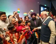 नीदरलैंड में PM मोदी का भव्य स्वागत: कथक से गरबा तक, भारतीय समुदाय ने बाँधा समाँ