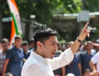 रेजीनगर उपचुनाव: अभिषेक बनर्जी के खिलाफ ECI की शिकायत, भ्रामक पोस्ट पर FIR का खतरा