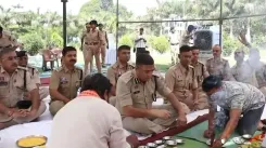 विजयदशमी 2026: दुर्ग और मुंबई पुलिस ने की शस्त्र पूजा, सुरक्षा-संकल्प किया नवीनीकृत