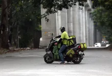 क्विक कॉमर्स से भारत का पैकेज्ड फूड एंड बेवरेज मार्केट 2030 तक 150 अरब डॉलर होगा: रिपोर्ट