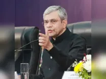 भारतीय रेलवे में सुरक्षा के क्षेत्र में ऐतिहासिक सुधार: फ्रैक्चर 92%25 और वेल्ड फेल्योर 93%25 कम हुए