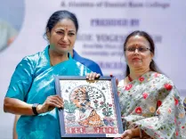 दौलत राम कॉलेज में CM रेखा गुप्ता ने किया शताब्दी शैक्षणिक ब्लॉक का उद्घाटन, बोलीं — यहीं से मिली प्रेरणा