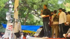 रोहित पवार दिल्ली में 'कॉकरोच जनता पार्टी' प्रदर्शन स्थल पहुंचे, CJI पर महाभियोग और धर्मेंद्र प्रधान की बर्खास्तगी की मांग