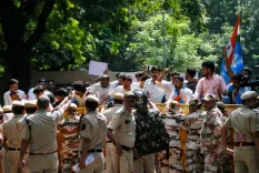 नई दिल्ली में धारा 163 लागू, जंतर-मंतर विरोध प्रदर्शन पर रोक; 1,000 से अधिक हिरासत में