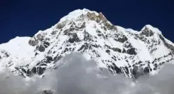 नेपाल हिमस्खलन: हिमलुंग बेस कैंप पर 14 नेपाली गाइड लापता, बचाव हेलीकॉप्टर रवाना