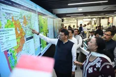 नासिक में बादल फटने का खतरा, मुंबई में रेड अलर्ट; CM फडणवीस ने 8 जुलाई तक हाई अलर्ट का ऐलान किया