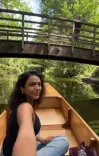 व्यस्त शेड्यूल से ब्रेक लेकर श्रिया पिलगांवकर ने की सोलो ट्रिप, यूनेस्को साइट पर की नाव की सवारी