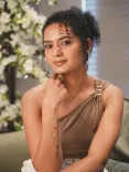 नाटक 'नकाब' में नवाजुद्दीन का माइक बंद हुआ तो श्रुति देशपांडे ने संभाला स्टेज, बोलीं — 'थिएटर में हर पल खुद ही हल निकालना पड़ता है'