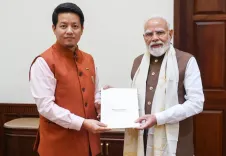 सिक्किम सांसद इंद्र हंग सुब्बा ने PM मोदी को सौंपा ज्ञापन, 12 समुदायों को ST दर्जे समेत कई मांगें रखीं