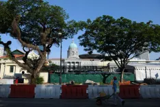 सिंगापुर ने ऑनलाइन प्लेटफॉर्म पर साइबर सुरक्षा नियम कड़े किए, घोटाले 37% घटे; क्वांटम-सेफ सेंटर 2026 तक