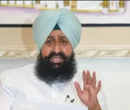 दलबदल पर बाजवा का हमला: AAP सांसदों का BJP में जाना जनादेश की सौदेबाजी