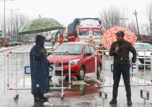 श्रीनगर-जम्मू राष्ट्रीय राजमार्ग तीन दिन बाद फिर से खुला, यातायात बहाल