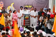 सुखबीर सिंह बादल ने केजरीवाल को दी पंजाब पेपर लीक पर खुली बहस की चुनौती, 10 लाख छात्र प्रभावित