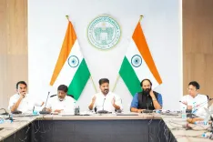 तुम्मिडीहट्टी बैराज: रेवंत रेड्डी सोमवार को मुंबई में फडणवीस से करेंगे मुलाकात, 152 मीटर FRL की माँग