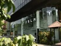 टेस्ला का Q3 मुनाफा 44% गिरा, शुद्ध लाभ $78.7 करोड़; राजस्व $28 अरब पर स्थिर