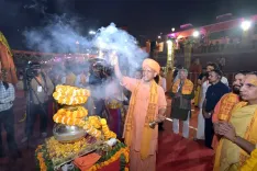 क्या <b>आस्था</b> का <b>मजाक</b> उड़ाने वाले अब <b>परेशान</b> हैं? सीएम योगी का अखिलेश यादव पर <b>निशाना</b>