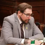 एच-1बी वीजा पर 3 साल का प्रतिबंध! अमेरिकी संसद में नया विधेयक पेश, भारतीयों पर बड़ा असर