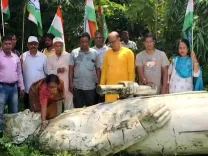दुर्गापुर में नेहरू की प्रतिमा तोड़ी गई, कांग्रेस ने BJP पर लगाया आरोप — 24 घंटे में पुनर्स्थापना की मांग