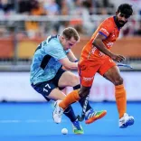 FIH हॉकी वर्ल्ड कप 2026: बांडुरक के दो गोल, इंग्लैंड ने भारत को 4-2 से हराकर क्वार्टरफाइनल में जगह पक्की की