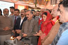HP CM Sukhu offers Dussehra prayers at Jakhu Temple, Shimla