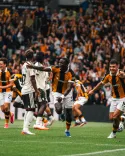 Hull City stuns Manchester United 2-0 in Premier League opener