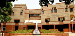 Can IIT-Kanpur's plane successfully induce artificial rain in Delhi?