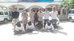 Gujarat cop boards moving car to stop fleeing accused in ₹3.70 crore gold heist
