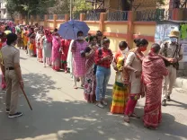 Will West Bengal's Assembly Elections Witness a Direct Battle Amid Low Win Margins and High Turnout?