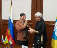 What Are the Cultural and Spiritual Ties Between India and Russia During J&K LG's Meeting with Kalmykia Head?