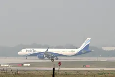Did an IndiGo Flight from Kuwait to Hyderabad Really Get Diverted to Mumbai Due to a Bomb Threat?