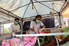 Indonesia Flores quake death toll climbs to 100, 180,000 displaced