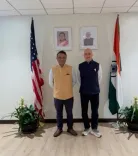 अनुपम खेर का लॉस एंजिल्स में देसी अंदाज: भारतीय वाणिज्य दूतावास में तिरंगे के साथ गर्व का पल