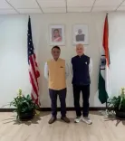 अनुपम खेर का लॉस एंजिल्स में देसी अंदाज़: महावाणिज्य दूतावास में तिरंगे संग गर्व का पल