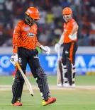 आईपीएल 2026: अभिषेक शर्मा ने बनाया अनचाहा रिकॉर्ड, कैलेंडर वर्ष में सबसे अधिक बार 'डक' पर आउट