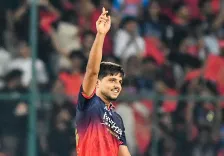 आईपीएल 2026: रसिख सलाम को 'प्लेयर ऑफ द मैच' न मिलने पर आकाश चोपड़ा ने उठाए सवाल