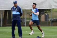 आईपीएल 2026: हर्षित राणा की जगह केकेआर में नवदीप सैनी का आगमन