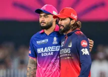 आईपीएल 2026: आरआर ने टॉस जीतकर आरसीबी के खिलाफ चुनी गेंदबाजी, जोश हेजलवुड की वापसी