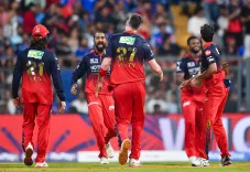 आईपीएल 2026: आरसीबी ने टॉस जीतकर गेंदबाजी का चयन किया, जोश हेजलवुड की टीम में वापसी