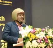 'आईपीएल के जरिये सड़क सुरक्षा को प्रोत्साहित करना भारत के लिए एक महत्वपूर्ण कदम है': हेलमेट मैन राघवेंद्र कुमार